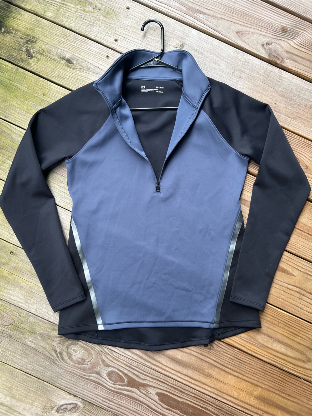 Under Armour Woman’s Large Half Zip Black/Blue Long Sleeve Top - Picture 9 of 10